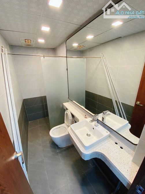 BÁN TOÀ BULLING 9 TẦNG THANG MÁY - VIEW HỒ ĐIỀU HOÀ LINH QUANG - KINH DOANH VĂN PHÒNG - 7
