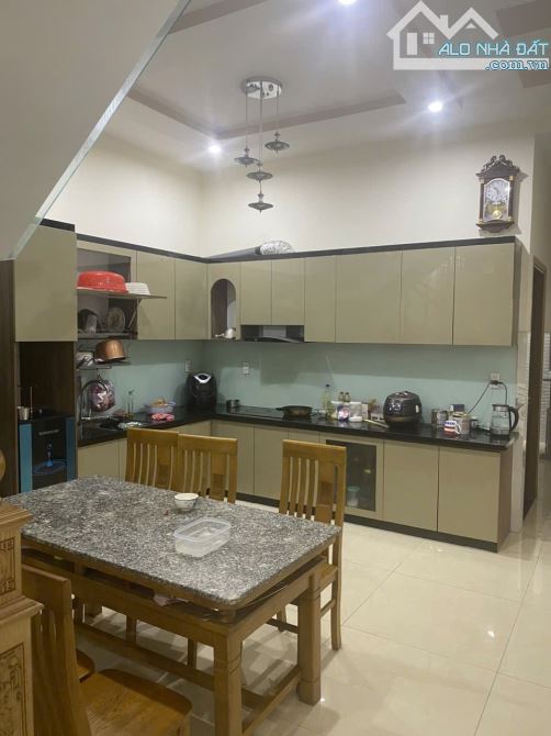 NHÀ 2 TẦNG VÀ LÔ ĐẤT ĐƯỜNG XE TẢI THÔNG TRỊNH THỊ MIẾNG CÓ GIÁ TỐT - 7