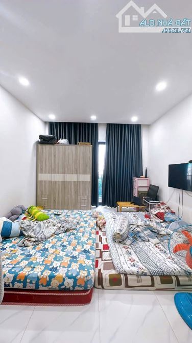 BÁN NHÀ ĐẸP Q4 CHDV 4 TẤM 6PN DT 4*15 NỞ HẬU 6M GIÁ 7TỈ4 HẺM THÔNG GẦN ĐH LUẬT GIÁP Q1 - 7