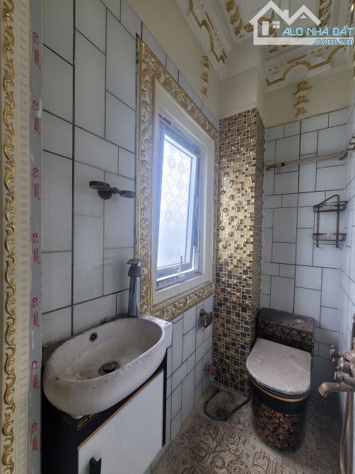 Gà đẻ trứng vàng, Biệt thự dát vàng, 5 tầng, 11 phòng, 99m2, Quận 6, 9 tỷ - 8
