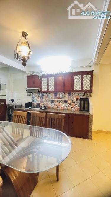 Bán nhà Q3 - Hẻm nhựa 6m - 5 tầng - 8