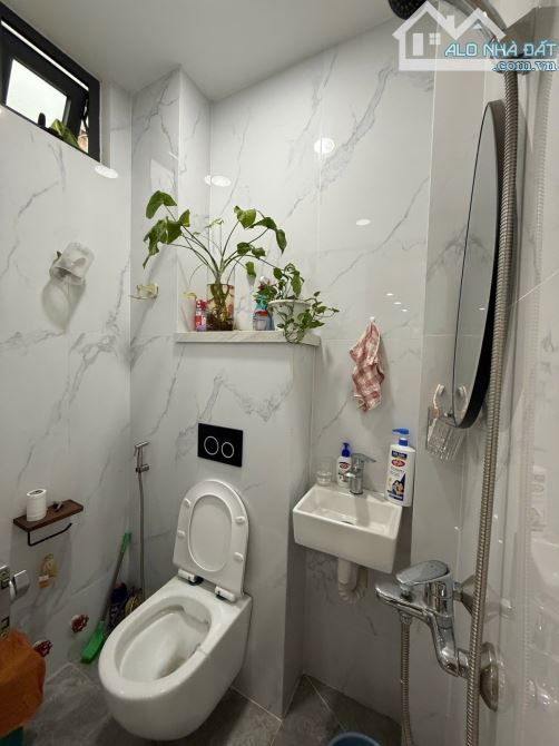 Bán nhà Q3 - ngang hiếm 4.5m - xe hơi ngủ trong nhà 3 tầng - 8