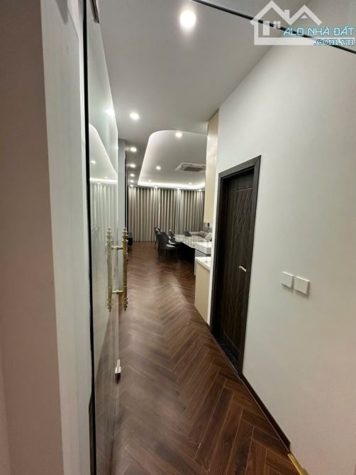 SIÊU PHẨM NGUYỄN VĂN CỪ - 6 TẦNG THANG MÁY , GARA Ô TÔ - DT 74 M2 - GIÁ 18,5 TỶ - 8