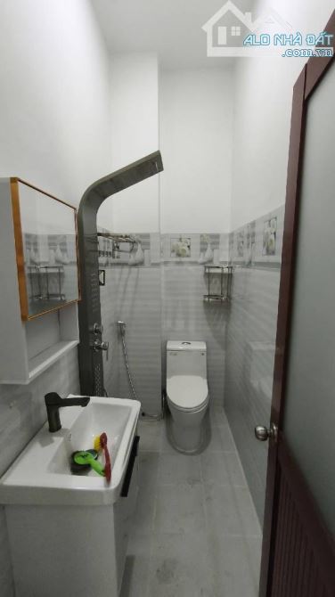 Bán nhà HXH Đường Mã lò, P Bình Trị đông A, Q.Bình Tân DT 55.4m2(4x14)x4 tầng Giá 6.8 TY - 8