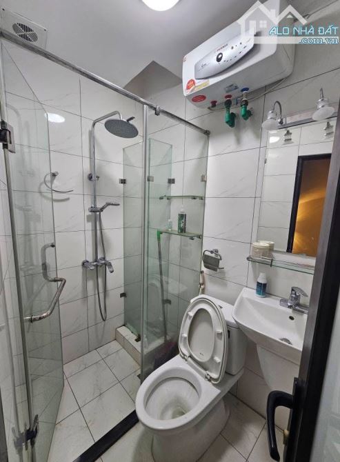 BÁN NHÀ LÁNG HẠ - ĐỐNG ĐA - DIỆN TÍCH 32M - 5 TẦNG - DÂN XÂY NỘI THẤT GỖ XỊN - 8