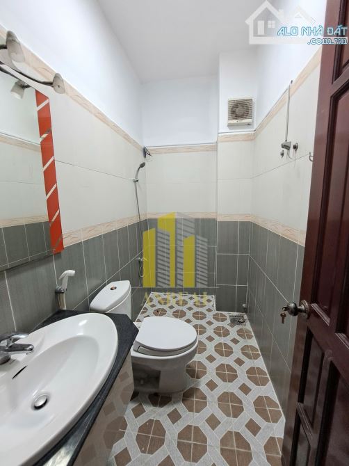NHÀ 3 LẦU 8 PHÒNG GẦN CAO ĐỨC LÂN - GIÁ 30 TRIỆU - 8