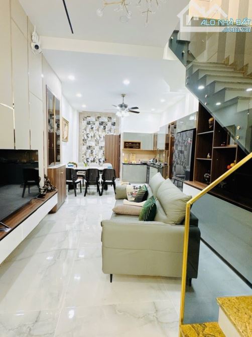 Mặt tiền Huyền Quang Tân Định Quận 1 nhà full nội thất đẹp nhỉnh 18ty - 9