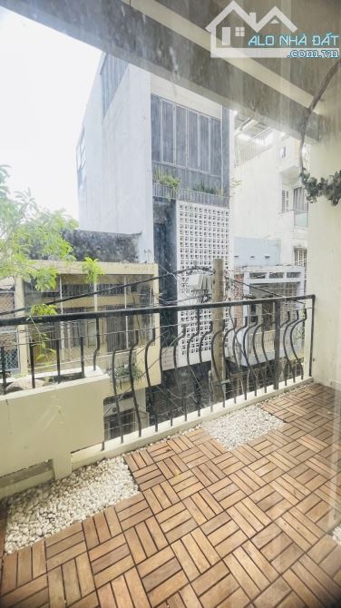 Bán nhà Q3 - Hẻm nhựa 6m - 5 tầng - 9