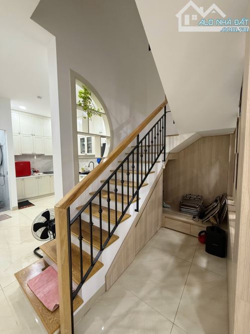 Bán nhà Q3 - ngang hiếm 4.5m - xe hơi ngủ trong nhà 3 tầng - 9