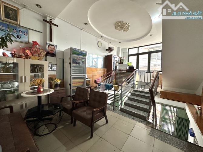 Bán nhà Q3 - 5 tầng - xe hơi 7 chỗ - 65m2 - kinh doanh - 9