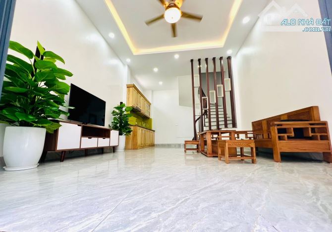 NHÀ ĐẸP THỊNH QUANG LÔ GÓC - 32M - 5T - 9.1 TỶ - 9