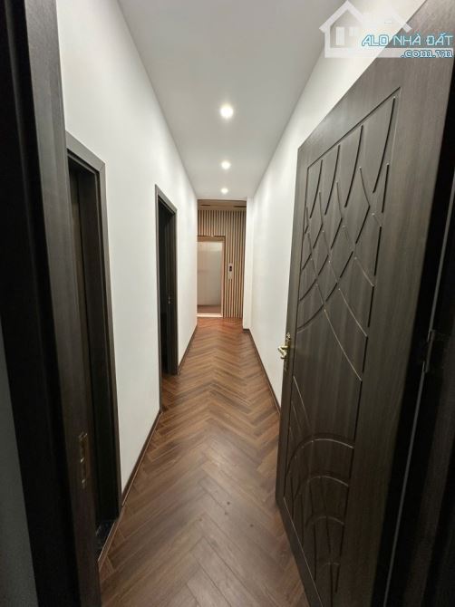 SIÊU PHẨM NGUYỄN VĂN CỪ - 6 TẦNG THANG MÁY , GARA Ô TÔ - DT 74 M2 - GIÁ 18,5 TỶ - 9
