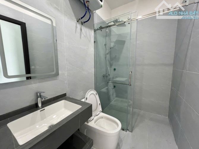 L.A.Đức- Dãy nhà 9 căn đường Nguyễn Bình Khiêm - 60-72m2 - 4 tỷ 200 - 9