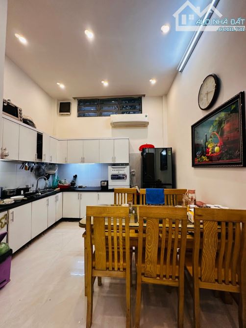 Nhà Phố Giảng Võ - 4 Tầng - 2 Mặt Thoáng. DT 47/54m - Giá Chào 12,8 tỷ - 9