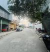 Nhà Cầu Diễn ô tô 7 chỗ ngủ trong nhà - thang máy