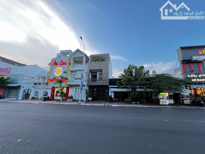 Bán nhà 1 trệt 2 lầu mặt tiền đường Võ Văn Kiệt - phường Phú Thuỷ - TP Phan Thiết