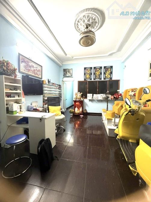 Bán nhà hẻm xe hơi (c10m) Trần Xuân Soạn Quận 7, 69m2, 2 tầng, không ngập nước.