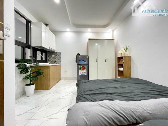 Hiếm! CHDV Hoàng Quốc Việt-Cầu Giấy-Nhà Mới-Thang Máy-Full Đồ-50m 6 Tầng Mt 11m Nhỉn 12 Tỷ