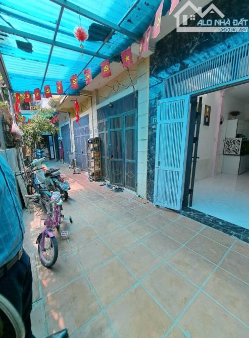 Chính chủ cần bán gấp căn nhà 4 tầng X 3 ngủ tại phố Tây Trà , Hoàng Mai Hà Nội, ô tô Đỗ c