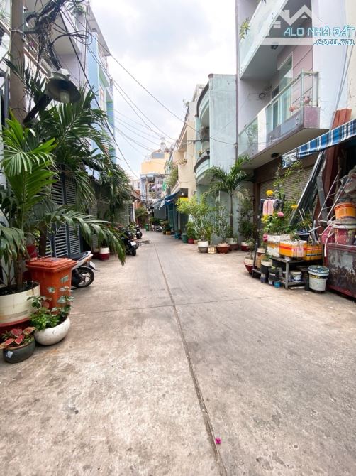 BÁN GẤP NHÀ HẺM OTO NI SƯ HUỲNH LIÊN, 4x15, 60m2, giá 5 tỷ hơn.