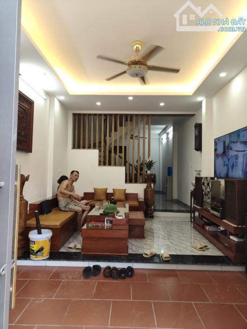 BÁN NHÀ GẤP NGỌC THUỴ LONG BIÊN, 48m, 4T, 4PN, THOÁNG TRƯỚC SAU, KINH DOANH, Ô TÔ ĐỖ CỬA G