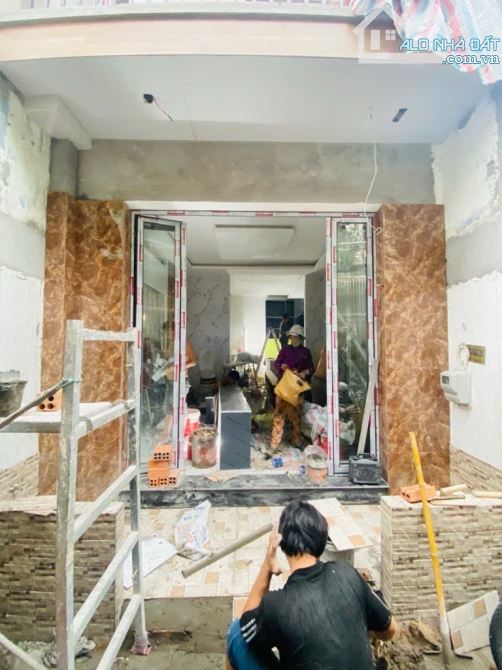 NHÀ BÁN - LƯƠNG VĂN CAN - NHÀ CHỦ ĐANG SỬA MỚI VÀO Ở NGAY - SHR - CÔNG CHỨNG LIỀN TAY - NH