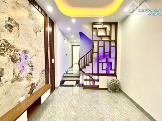 Bán nhà đơn lập 36m², 4 tầng, 3 mặt thoáng gần ô tô tại Thượng Cát – Giá hơn 5 tỷ