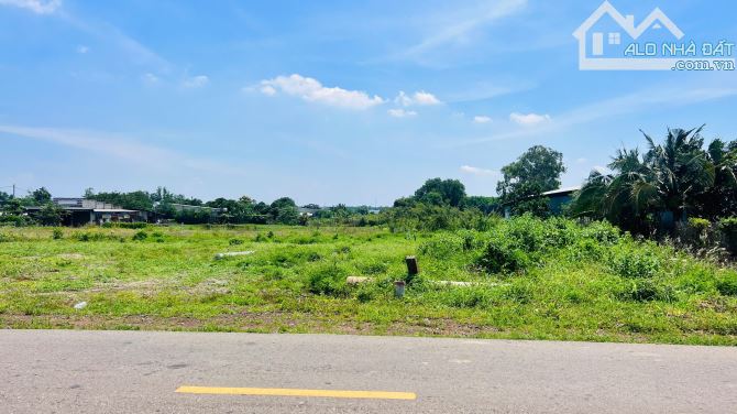 400m2-80tc Nguyễn Huệ - Đất Đỏ. khu nhiều nhà vườn nghỉ dưỡng