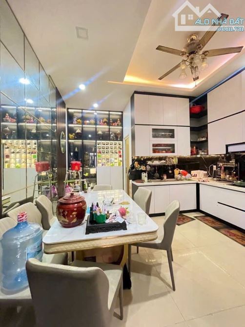 KHU DÂN CƯ VIP CAO TẦNG TX 25, HẺM 7M 3 TẦNG , FULL NỘI THẤT dt 67m(4×16.5m) giá 5.45
