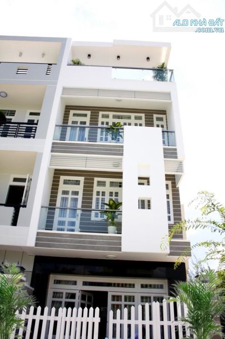 🚀CỰC HIẾM! BÁN NHÀ LIỀN KỀ VIỆT HƯNG - LONG BIÊN - 96M2 - 5 TẦNG - CẠNH BIG C - 29.5 TỶ