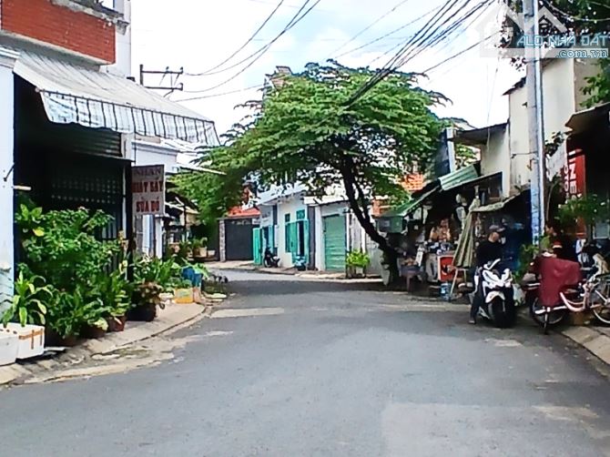 Bán Nhà 101m2 - Hẻm Xe Hơi - Thu Nhập 15tr/Tháng - Chỉ 6,8 tỷ  Gần Lã Xuân Oai Tăng Nhơn