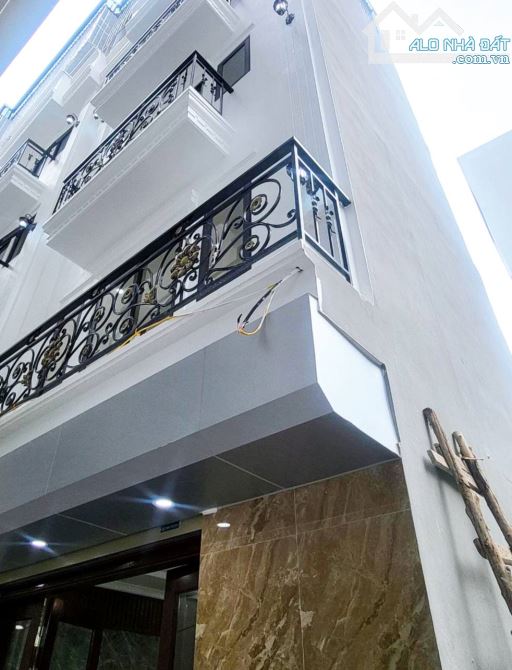 Nhà mới Ngọc Trì - Thạch bàn - Lô góc - thoáng sáng - 34m2 - 5.8 Tỷ