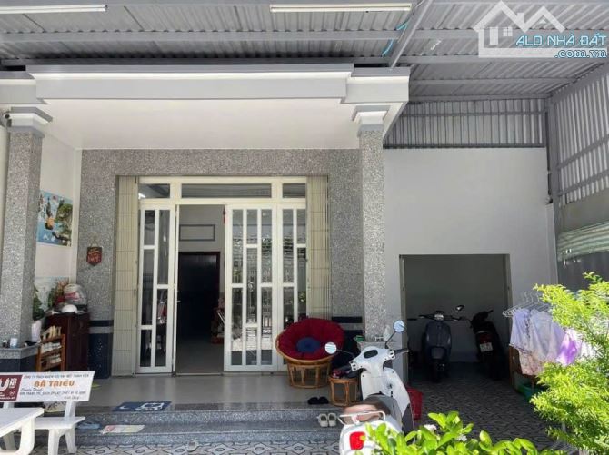 Nhà đẹp bán gấp căn nhà tại tân hiệp 16 , hóc môn 121m2 giá 981 triệu , sổ hồng riêng