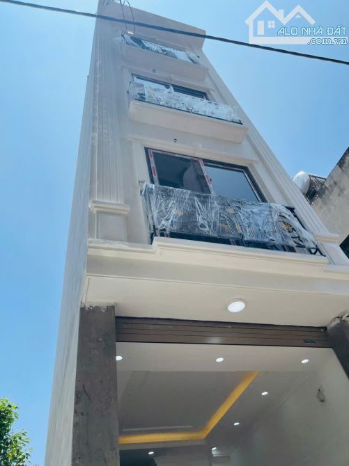 LIÊN MẠC 42 M2/6TẦNG/MT5 M /6, 8TỶ