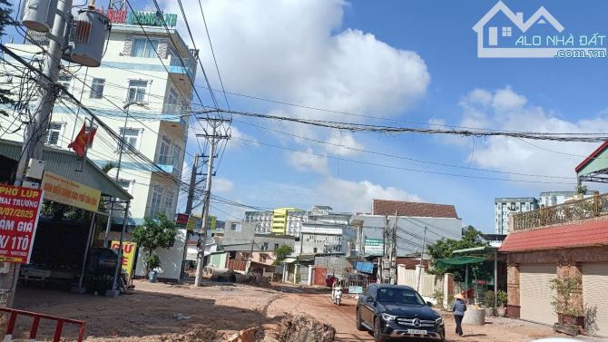 Bán đất góc 2 mặt tiền kinh doanh, ngang 6m6, gần Go Dĩ An, Làng ĐH, Đông Hoà chỉ hơn 5tỷ
