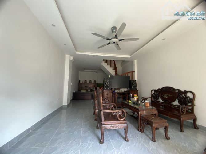 Chỉ 2.7 tỷ có nhà đẹp 50mx3T Tả Thanh Oai, ô tô cách 30m