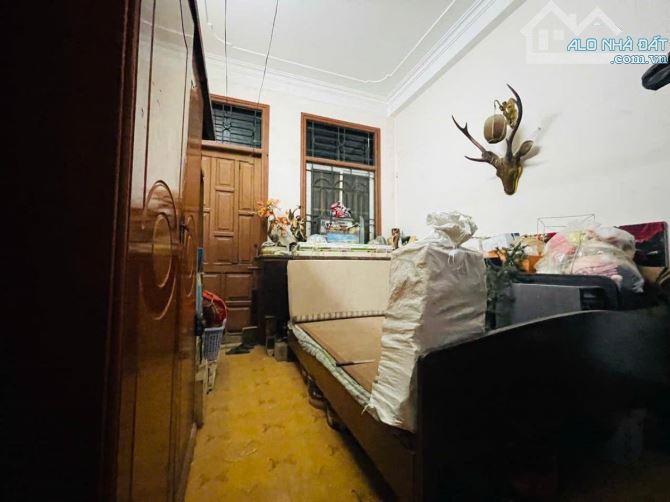 PHÂN LÔ VĂN QUÁN, Ô TÔ TRÁNH, VỈA HÈ, KD, GIÁ ĐẦU TƯ, Ô CHỜ THANG MÁY, 2 THOÁNG TRƯỚC SAU.