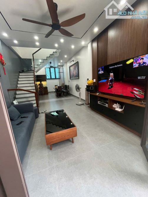 CHÍNH CHỦ CẦN BÁN NHÀ 3 TẦNG ĐÔC LẬP  ,DÂN XÂY CHĂC CHẮN   TẠI CAM LỘ – HỒNG BÀNG