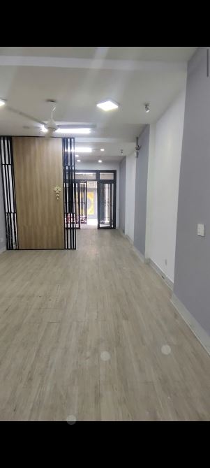 Cần xử lý gấp nhà dạng văn phòng Cty- dài 27m nở hậu.