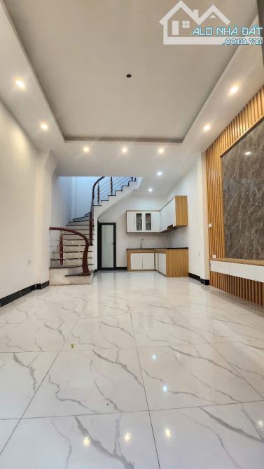 Làng Tó_ Tả Thanh Oai 30m, 5 tầng, 5.15 tỷ