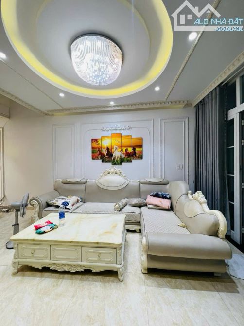 🔥SIÊU PHẨM 3 TẦNG TRUNG TÂM HOÀNG DIỆU – FULL NỘI THẤT, NỞ HẬU PHONG THỦY