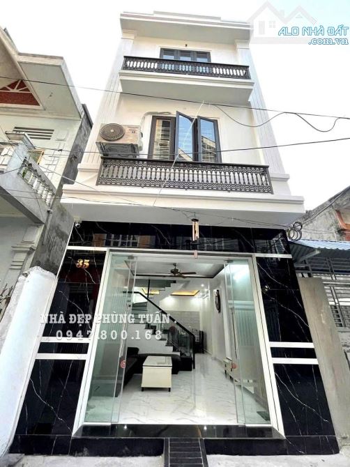 P Tuấn... Nhà 193 Văn Cao DÂN XÂY ĐỘC LẬP Chỉ việc sách vali về ở• OTO đỗ cửa