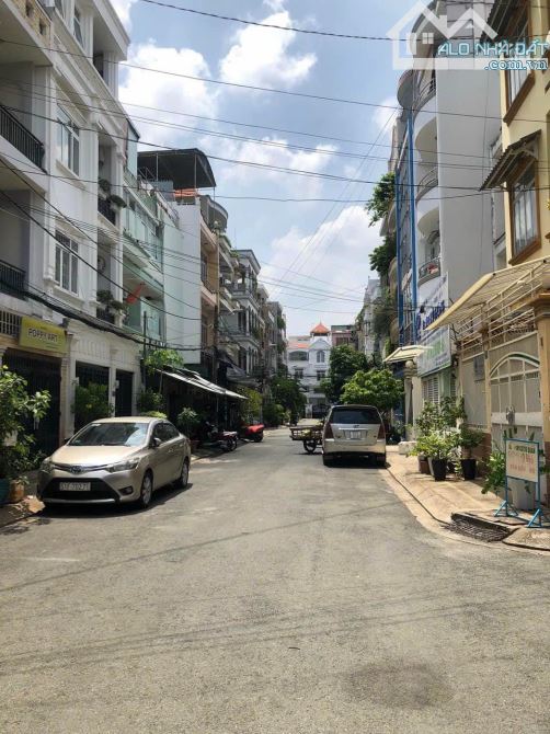 Bán nhà đường gần Nguyễn Văn Trỗi Quận Tân Bình,dt 10x20m