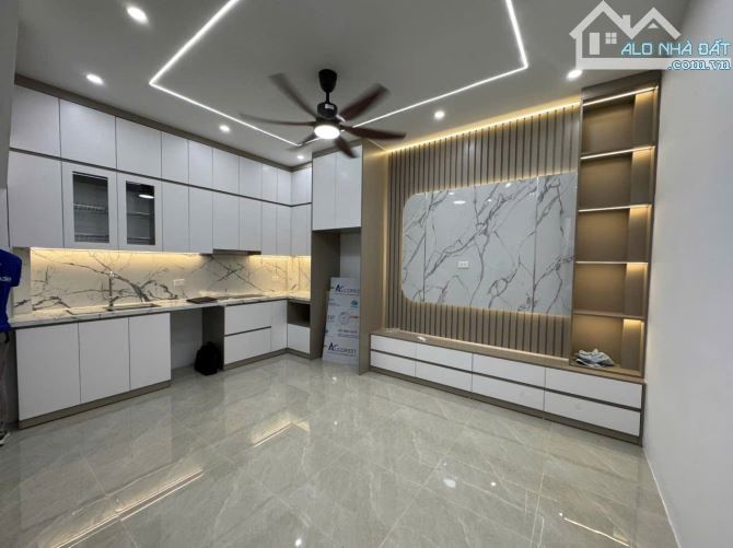 🏡 BÁN NHÀ NGỌC KHÁNH – TRUNG TÂM BA ĐÌNH – 5 TẦNG ĐẸP – GIÁ CHỈ 6.85 TỶ