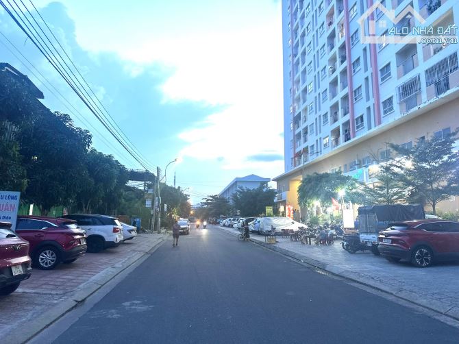BÁN NHÀ BIỆT THỰ 2 TẦNG ĐỐI DIỆN CHUNG CƯ HOÀNG QUÂN, MT ĐƯỜNG TRẦN QUANG DIỆU VĨNH HOÀ.