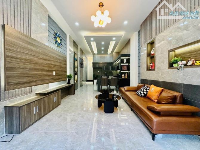 Bán gấp căn nhà hẻm 1/ 50.4m2 ngay Tô Hiến Thành, Q10. Giá: 3 Tỷ 090tr. Sổ riêng, hẻm 5m