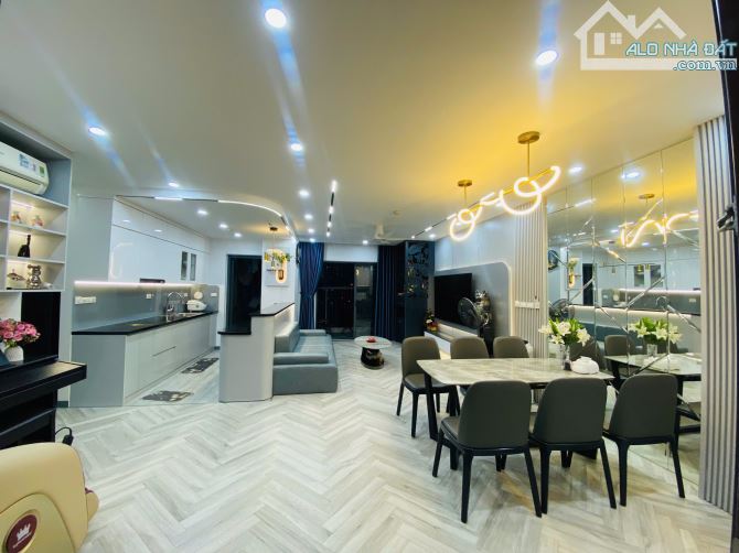 Cần bán căn hộ 4 ngủ 130m - 6.8tỷ chung cư Sapphire Palace số 4 Chính Kinh, full nội thất