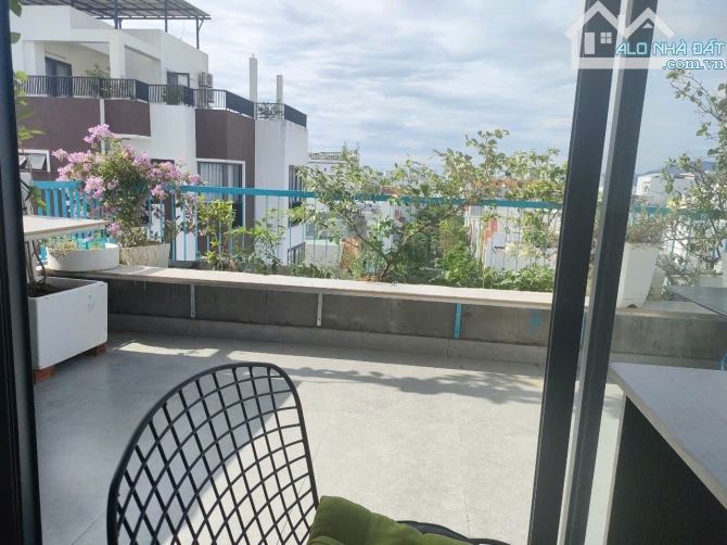 12.5 tỷ Toà căn hộ thang máy 6 tầng MT đường Huy Cận