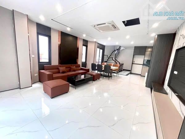 MẶT PHỐ NGỌC THỤY LONG BIÊN 24 TỶ DT 65M MT 5M 7T GARA Ô TÔ NGÕ THÔNG VỈA HÈ RỘNG NHIỀU TI