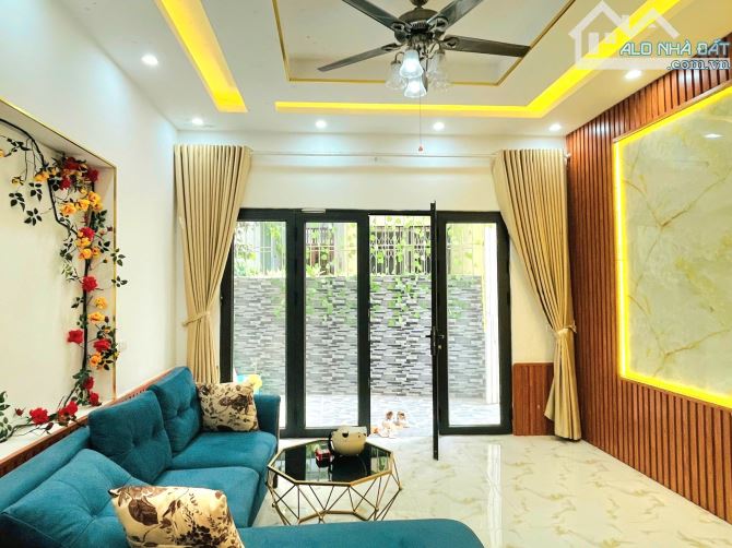 BÁN NHÀ PHỐ KIM NGƯU – HAI BÀ TRƯNG, DIỆN TÍCH RỘNG, NỞ HẬU, 4 TẦNG NỘI THẤT ĐẸP.